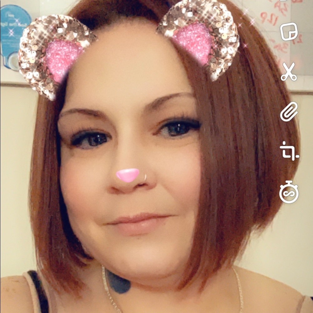 Meet your Posher, Carrie
